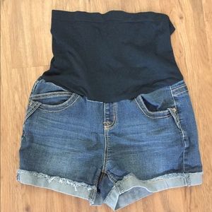 Maternity shorts